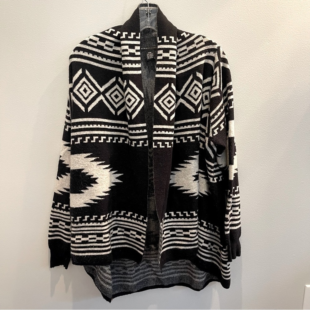 BCBG MAXAZRIA Sweater Womens Small/Medium Aztec Boho Soft Open Cardigan RN86297
